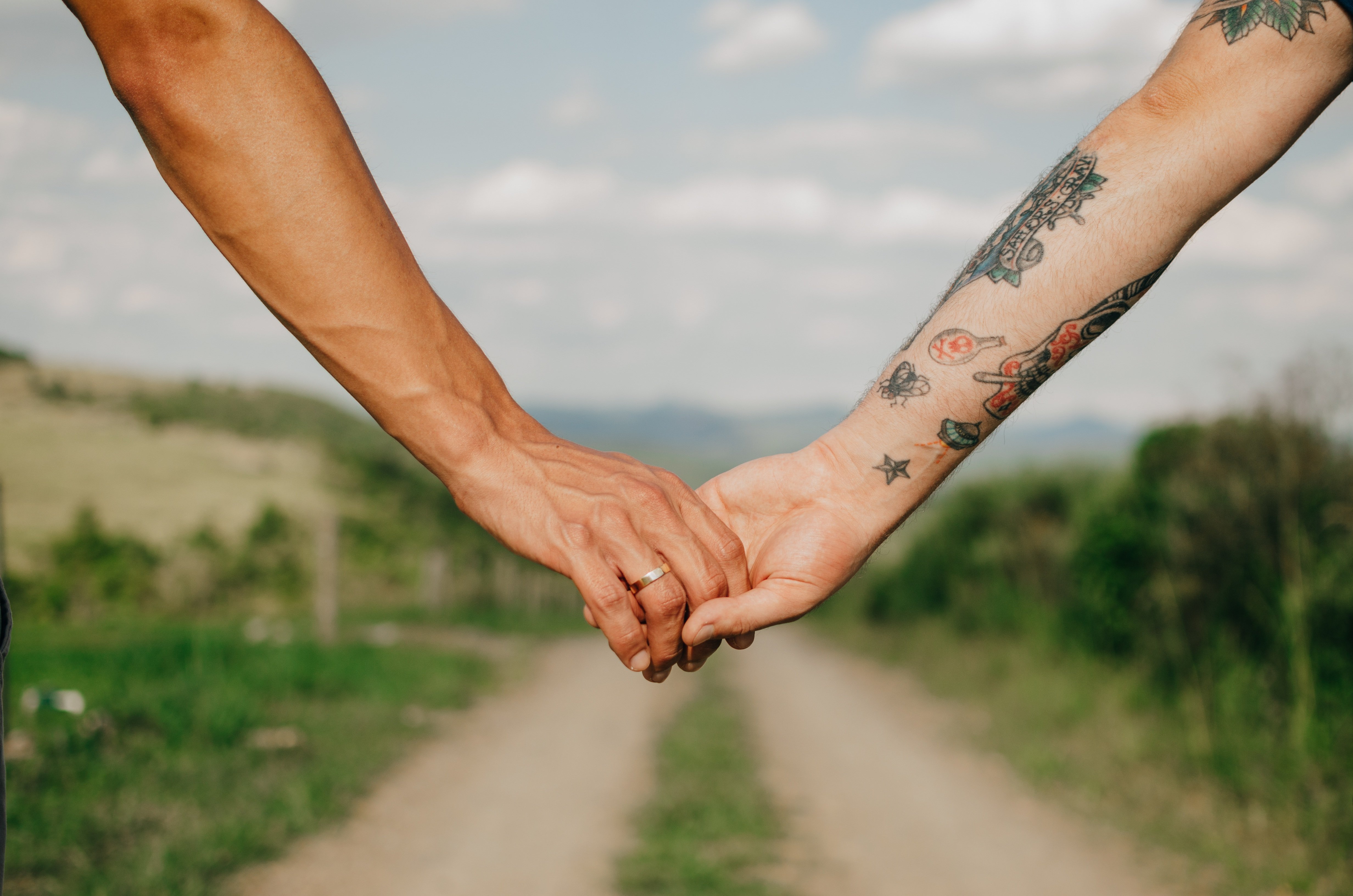 Two lovers holding hands